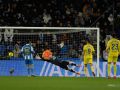 Álvaro Ferllo: "En el segundo gol hay margen de mejora. Es una contra que debemos parar" Álvaro Ferllo, estirándose en la acción del segundo gol del Cádiz