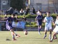 El Compostela deja al Montañeros sin Unai Peón Unai Peón golpea el balón en el Montañeros-Compostela