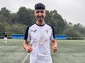 Hicham Ouali posa con la camiseta del Visantoña