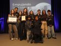 La lección de Empujando Sonrisas, cuando ganar no es llegar el primero Los miembros de Empujando Sonrisas recogen el premio a la Iniciativa Inclusiva en los Premios DXT al Talento Base