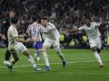 El centrocampista del Real Madrid Fede Valverde (c) celebra tras marcar el 2-1