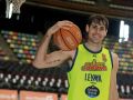 Guillem Jou: "Básquet Coruña y Obradoiro nos hemos ido alimentando el uno al otro" Guillem Jou posa para DXT Campeón en el Coliseum