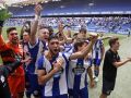 Los jugadores fabrilistas celebran el hasta ayer último ascenso del filial deportivista a la tercera categoría nacional, tras batir al Cacereño (2-0) el 28 de mayo de 2017 en Riazor