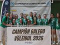 El equipo infantil del Liceo con el trofeo de campeón gallego