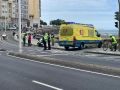 Ambulancia en el paseo marítimo durante la prueba de O Gran Camiño
