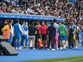 Así guió el VAR al árbitro del Dépor-Leganés en el penalti de Zaka: "Tiene el brazo a la altura del hombro, abierto, impactándole el balón" Los jugadores del Dépor esperando la decisión del VAR