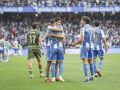 Noé Carrillo se abraza a Escudero, con Mulattieri felicitándole tras el gol ante el Leganés
