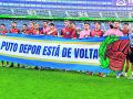 Los jugadores del Deportivo celebran en el césped del Nuevo José Zorrilla el ansiado regreso a Primera División tras ocho años de ausencia