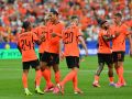 Países Bajos se relanza con una exhibición ante Suecia (5-1) HOUSTON (United States), 20/06/2026.- Crysencio Summerville of Netherlands (L) celebrates with teammates after scoring the 5-1 goal during the FIFA World Cup 2026 group stage match Netherlands against Sweden, in Houston, USA, 20 June 2026. (Países Bajos; Holanda, Suecia) EFE/EPA/SAM WASSON