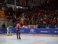 La afición del Igualada increpa a Dava Torres en el cuarto partido de la final