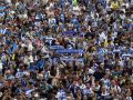 Decenas de aficionados en la plaza de María Pita durante la recepción al Deportivo en el ayuntamiento por el ascenso a Primera División