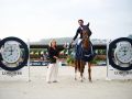 Flora Pérez, junto a Marlon Modolo Zanotelli, ganador del Trofeo Longines