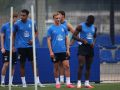 Teun Gijselhart en Abegondo junto a Bright Ede y Bil Nsongo