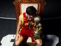 Carlos Martínez posa con la Copa del Mundo