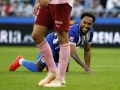 Aubameyang, el goleador que madruga Aubameyang se levanta del césped durante el partido entre Deportivo y Valencia