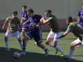 Axel Sánchez, centrocampista del Montañeros, en una acción del partido