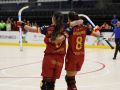 Marta Piquero y María Sanjurjo celebran un gol de la selección española contra Argentina