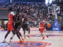 Acción ofensiva de Dídac Cuevas en el duelo contra el Cantabria