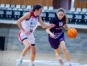 Euge Filgueira defiende a Anna Farrell durante el partido
