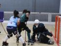 Jugada de Alba Garrote en el área en el partido del Marineda contra el Traviesas