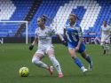 Ainhoa presiona a Athenea en el encuentro entre Deportivo y Real Madrid