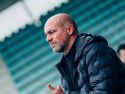 Walter Pandiani, técnico del Palencia CF, da instrucciones durante un partido