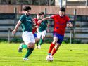 Una acción de André Poses durante el partido contra el San Tirso