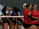 Las jugadoras del Zalaeta celebran un punto conseguido ante el Leganés