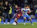 Mario Soriano pugna por un balón durante el partido entre el Dépor y el Huesca de la primera vuelta en Riazor