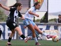 Albita marca a una jugadora del Real Zaragoza durante el partido del pasado domingo