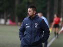 Diego Armando García, entrenador del Silva, en la banda de A Grela