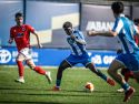 Mane conduce el esférico en el encuentro entre Fabril y Numancia