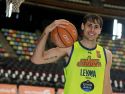 Guillem Jou posa para DXT Campeón en el Coliseum