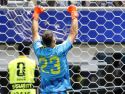 Celebración de Unai Simón al finalizar el encuentro de ayer ante el combinado de Austria