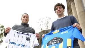 Gabriel Villares e Ignacio Buruaga posan con las camisetas de sus equipos