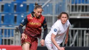 Ainhoa deja atrás a Mendoza en el encuentro ante el Madrid CFF