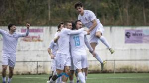 Los jugadores del Club do Mar celebran un gol en un partido de Liga
