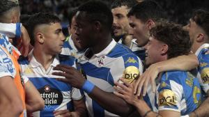 Los jugadores del Deportivo celebran uno de los goles ante el Mirandés en el 3-1