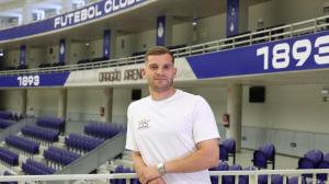 César Carballeira posa en las instalaciones del Porto