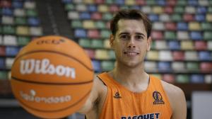 Guillem Jou posa para DXT Campeón tras un entrenamiento en el Coliseum