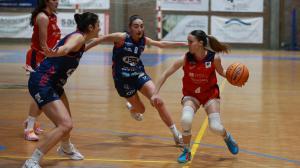 Imagen del partido entre el Maristas y el ADBA avilesino