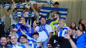 Cientos de seguidores blanquiazules vivieron una montaña rusa de emociones que terminó con final feliz y con los tres puntos rumbo a A Coruña