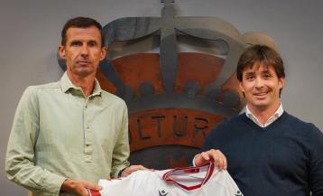 El 'Cuco' Ziganda presentado como nuevo entrenador de la Cultu