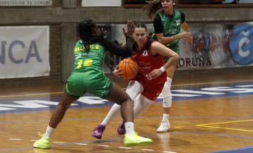 Josefina Zeballos, durante el derbi gallego contra el Arxil