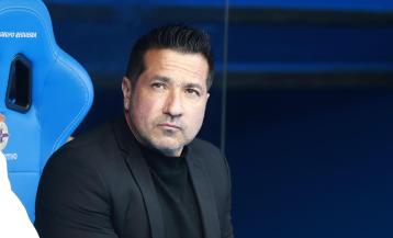 Fran Alonso en el banquillo del Deportivo en el encuentro ante el Eibar
