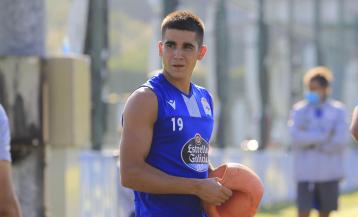 Jorge Valín durante un entrenamiento con el Deportivo en 2020