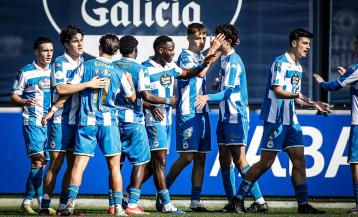 Jugadores del Fabril celebran uno de los goles ante el Numancia