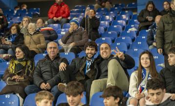 Cerca de 20.000 seguidores acudieron a Riazor ilusionados, pero dejaron el estadio entre la decepción y el cabreo