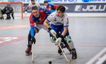 Nil Cervera presionado por Matías Pascual en el partido de semifinales de la Copa del Rey entre el Liceo y el igualada