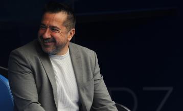 Fran Alonso, en el banquillo del Riazor durante el Dépor Femenino-Barcelona